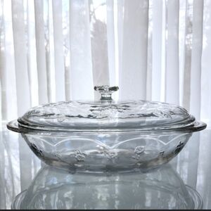 Savannah Clear Oval Covered Casserole Dish 2 Quarts Oven Safe Anchor Hocking